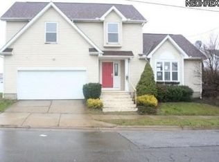 1939 Daniels Ave, Akron, OH 44312