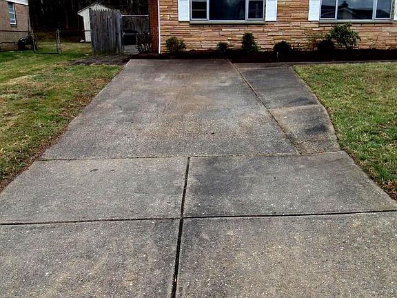 3rd image of 7015 Dower House Rd