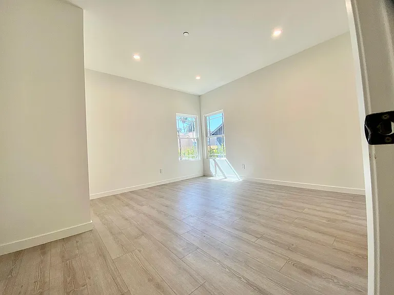 606 W Dryden St #A — Photo 11