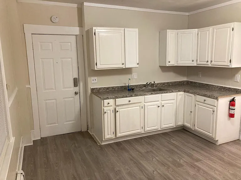 358 Main St #5 — Photo 8