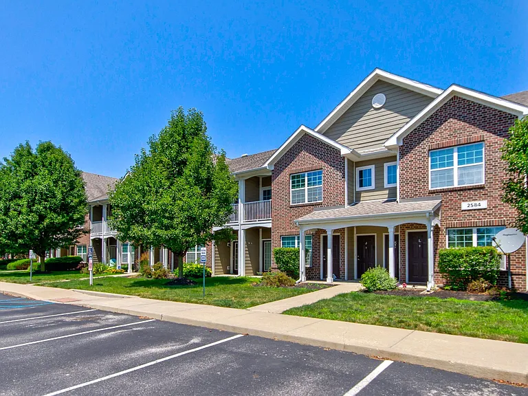 Trotters Pointe Apartments — Photo 2