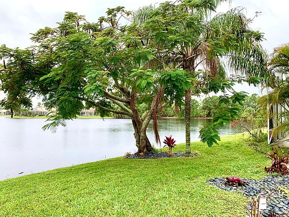 5th image of 4972 SE Mariner Village Ln