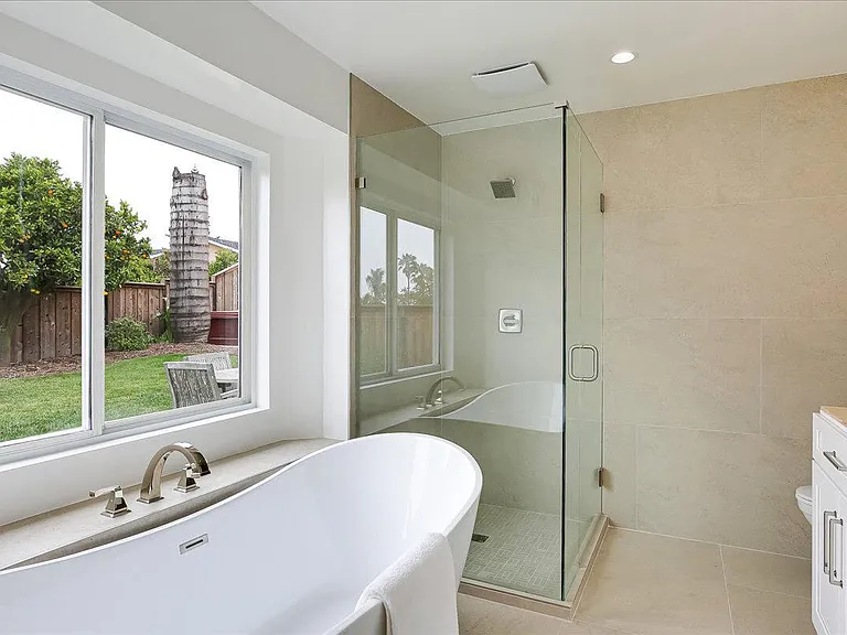 2415 Calle Galicia — Photo 13