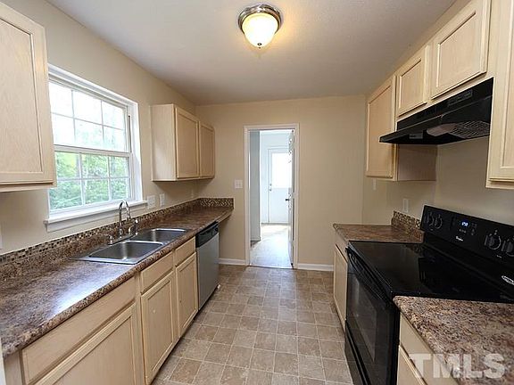 4th image of 124 Saddle Creek Ln