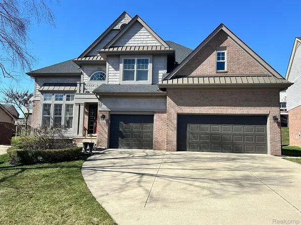 16983 Courville Dr, Northville, MI 48168
