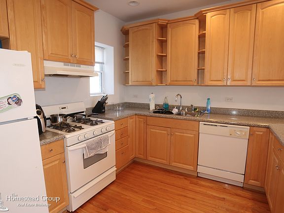 2nd image of 3418 N Bosworth Ave #3THREE