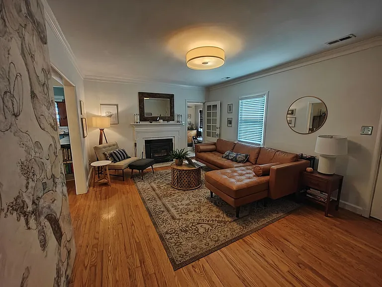 2108 Davenport Ave — Photo 5