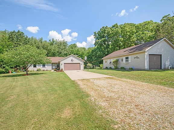 3rd image of 44084 County Road 358