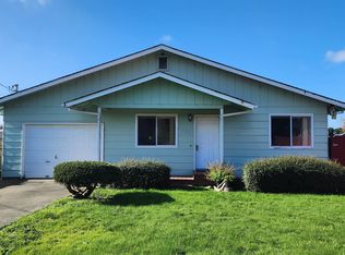 222 Brookings Ave, Smith River, CA