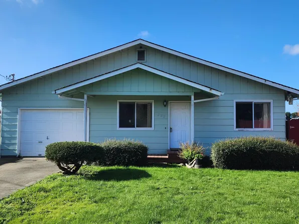 222 Brookings Ave, Smith River, CA 95567