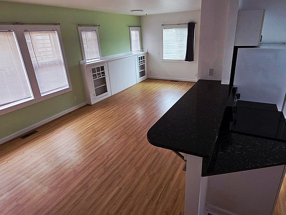 Main Floor Living Rm