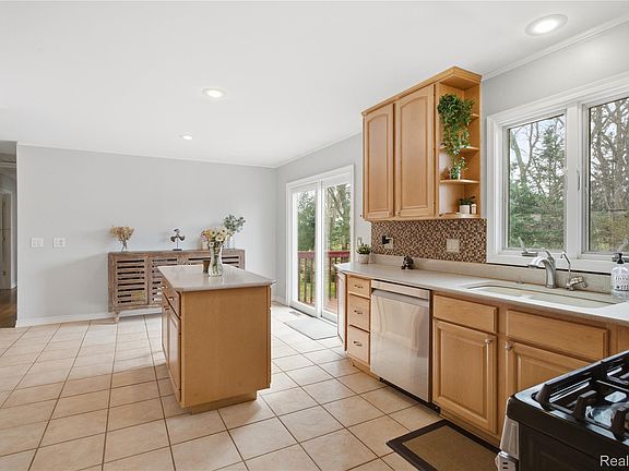 5th image of 138 Aintree Rd