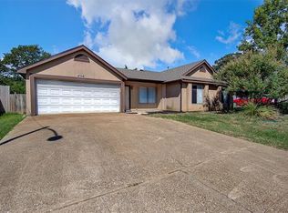 6108 Hott Springs Dr, Arlington, TX 76001