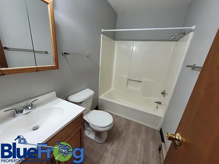 2108 Marathon Ave #6 — Photo 5