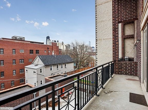 3rd image of 1349 N Sedgwick St #4