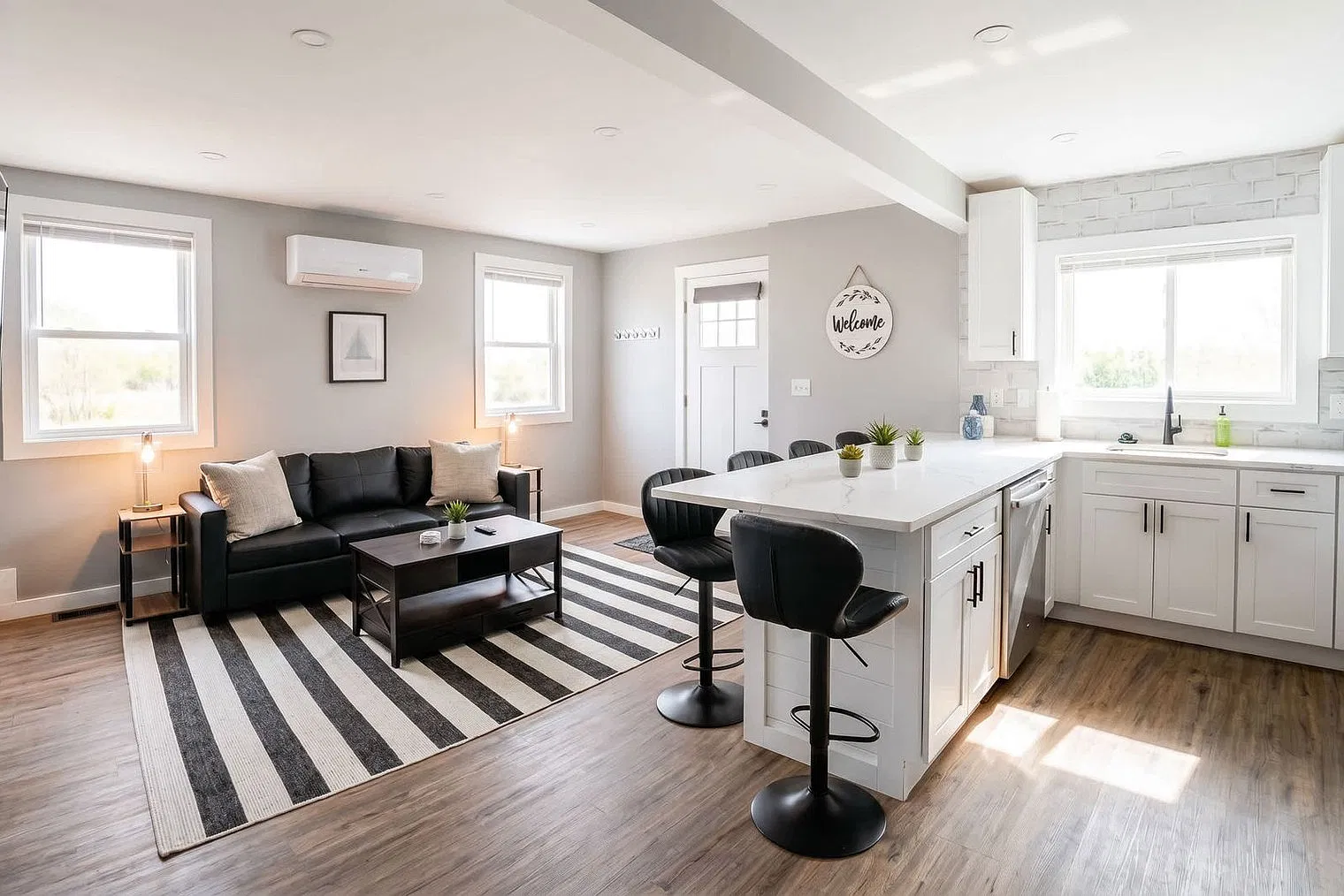 2 bed, 1.0 bath, 1291 sqft, $4,849 — Photo 1