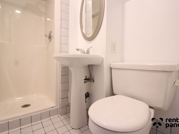 5th image of 336 Harold St N #3