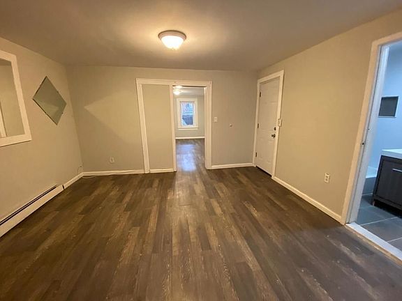4th image of 161 Weirfield St Floor 1