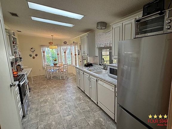 4th image of 64 Misty Falls Dr