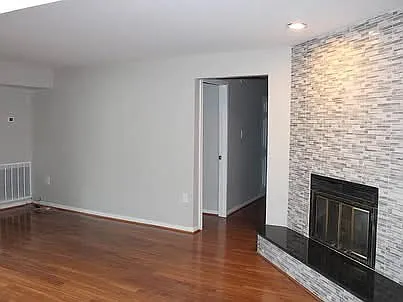 2 bed, 1002 sqft, $2,495 — Photo 3