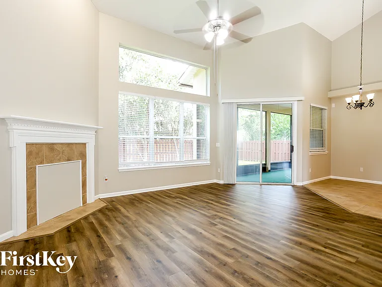 2593 Country Side Dr — Photo 3