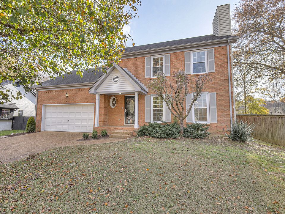 1st image of 125 E Lake Ct