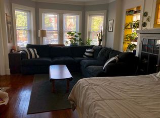 2821 W Fletcher St, Chicago, IL 60618