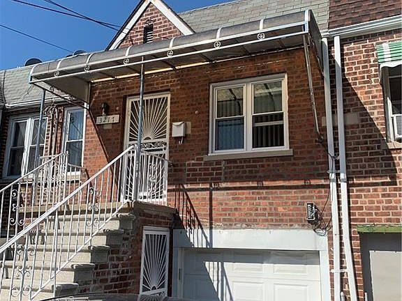 3rd image of 3217 Radcliff Ave