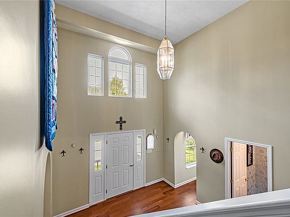 3rd image of 241 Chinkapin Dr