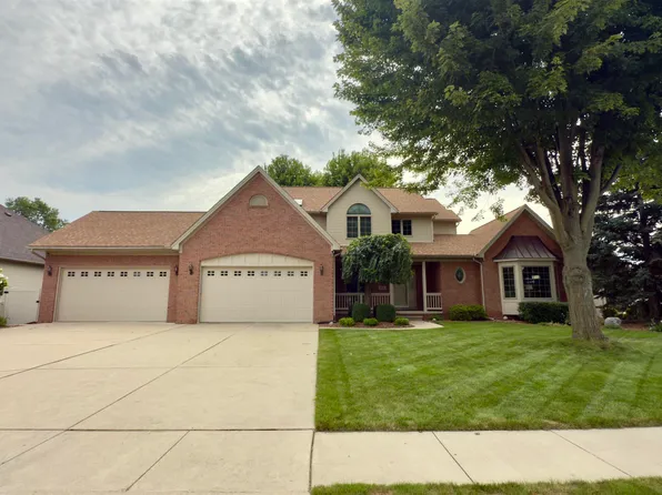 860 Saint Anne Ln, Monroe, MI 48162