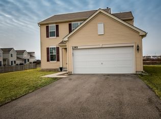 2393 Mayfield Dr, Montgomery, IL 60538