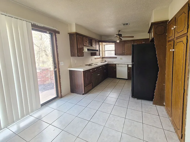 837 Briarlane Rd — Photo 6