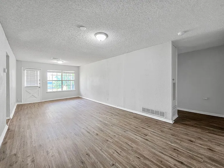 235 Allen St — Photo 5