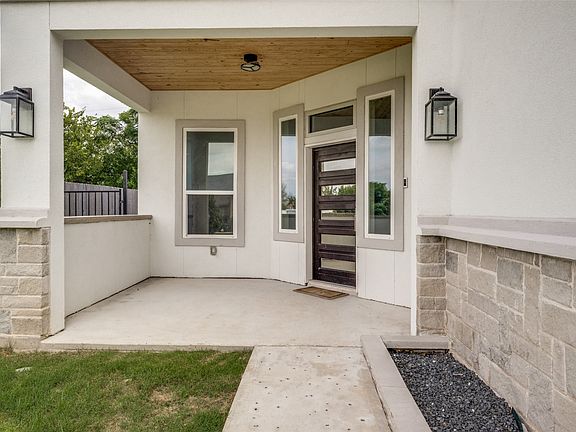 3rd image of 110 Cedar Ln