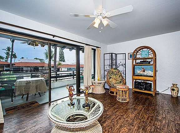 2nd image of 75-6082 Alii Dr Unit B330