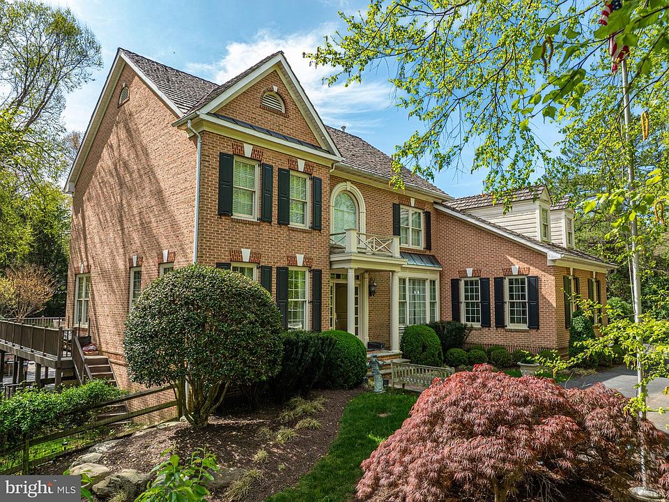 1st image of 801 Olde Georgetown Ct