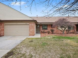 20604 Birch Meadow Dr, Clinton Township, MI