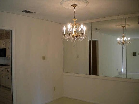 4th image of 1114 Green Hills Dr
