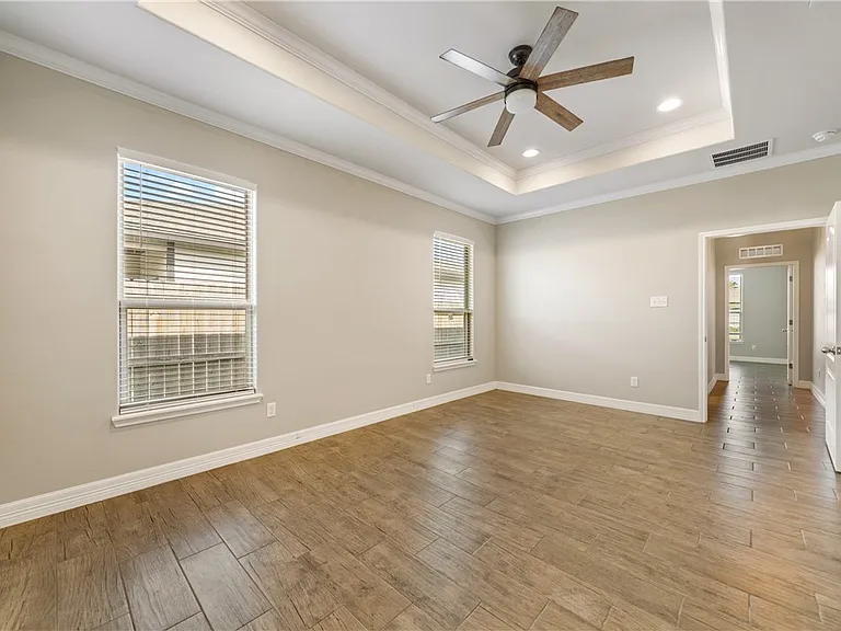 7721 Dove Hollow Dr — Photo 24