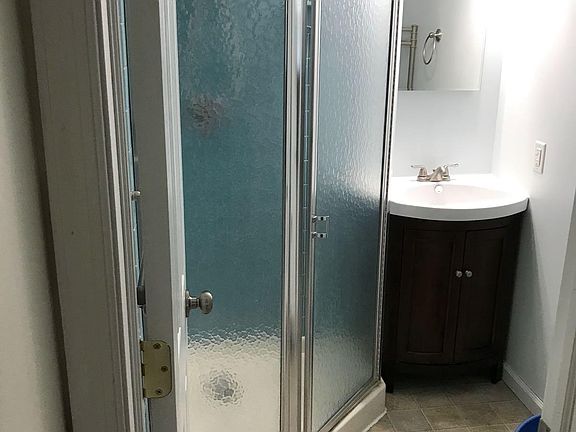 4th image of 210 Karen Dr