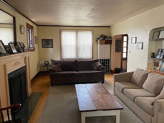 2nd image of 354 Carrie St
