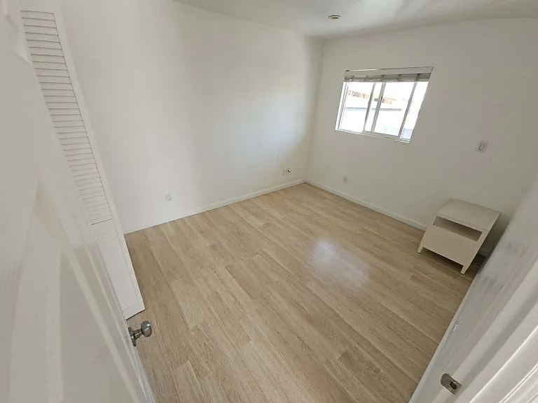 807 W Islay St — Photo 8