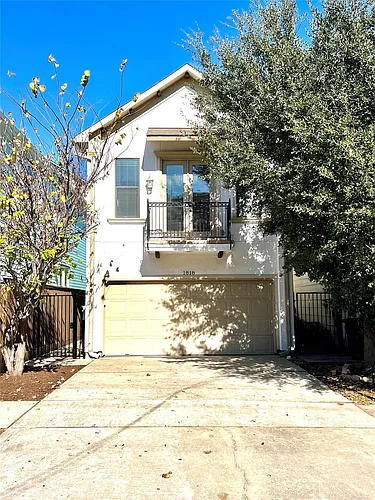 1818 Edwards St Photo 1