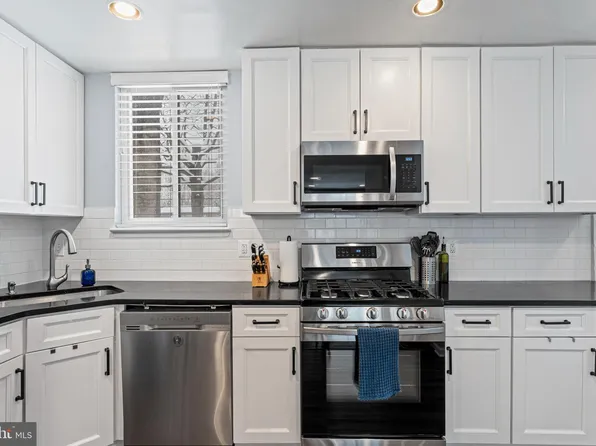 4956 Schuyler Dr, Annandale, VA 22003