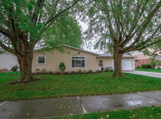 1412 Medford Ln, Mishawaka, IN 46544