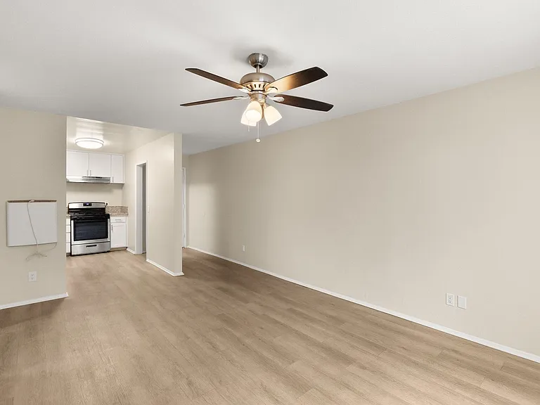 Applewood Apartments — Photo 100