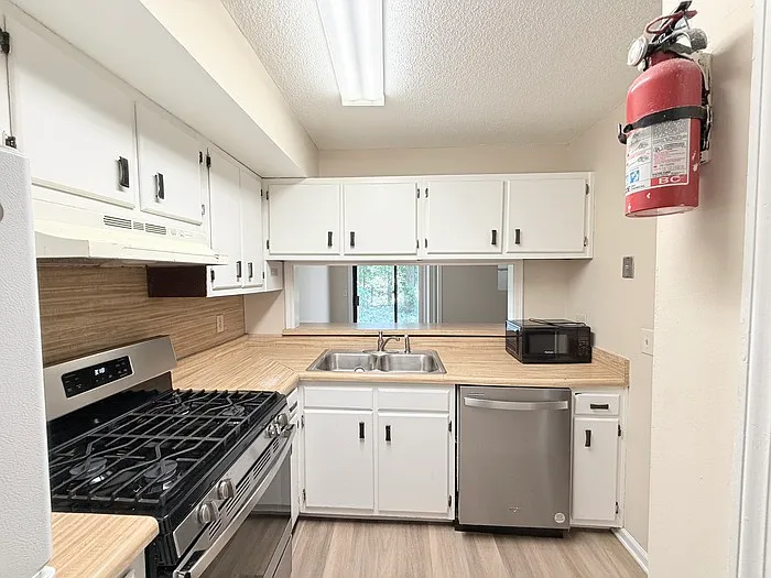 4030 Hawthorne Ave SE #2 — Photo 5