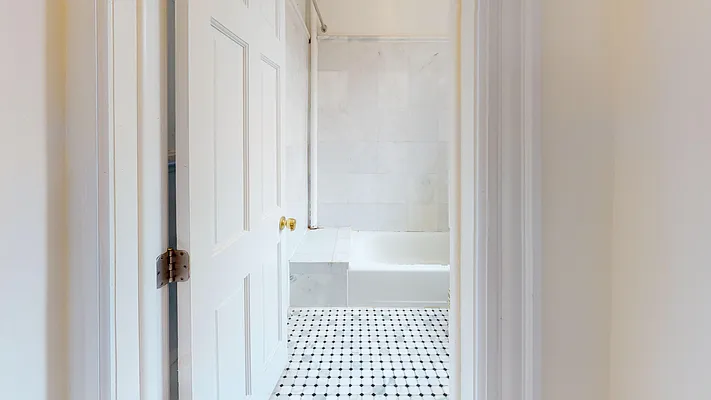 Rented by Bond New York | media 18