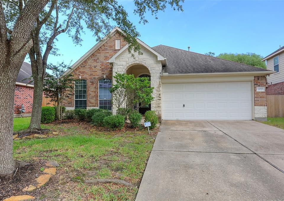 1st image of 13727 Rolling River Ln