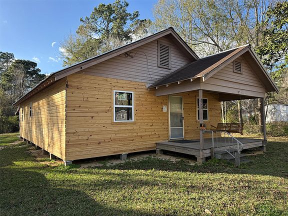 2nd image of 870 W Davis Loop